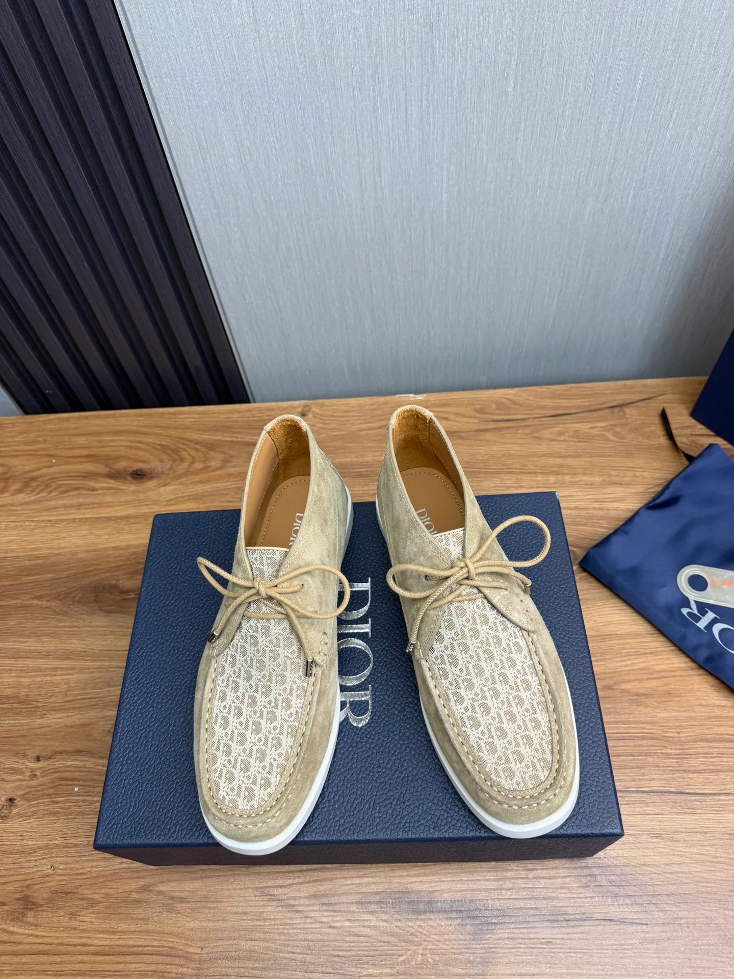 Factory price 620💰 [Dior] Men’s official website na hot sale🔥Imported cowhide + cowhide lining. Original rubber wear-resistant outsole. High quality shipment ⬆️Code number 38-44, (45 customized)